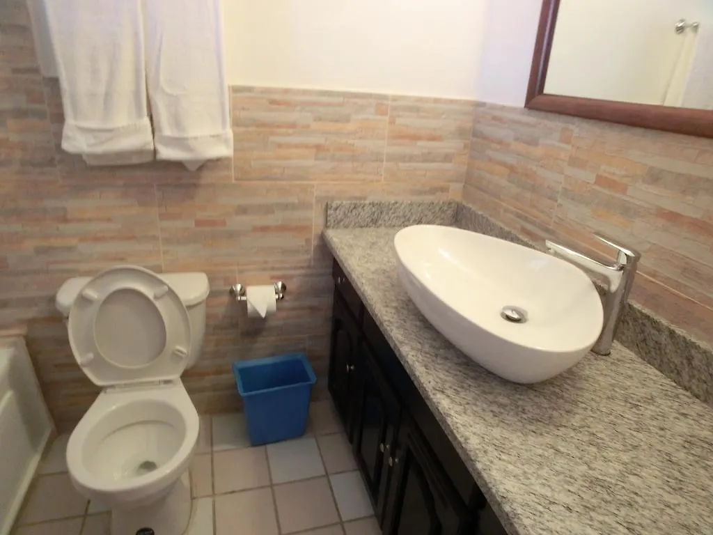 Kenwood Villa Suites Montego Bay 0*,