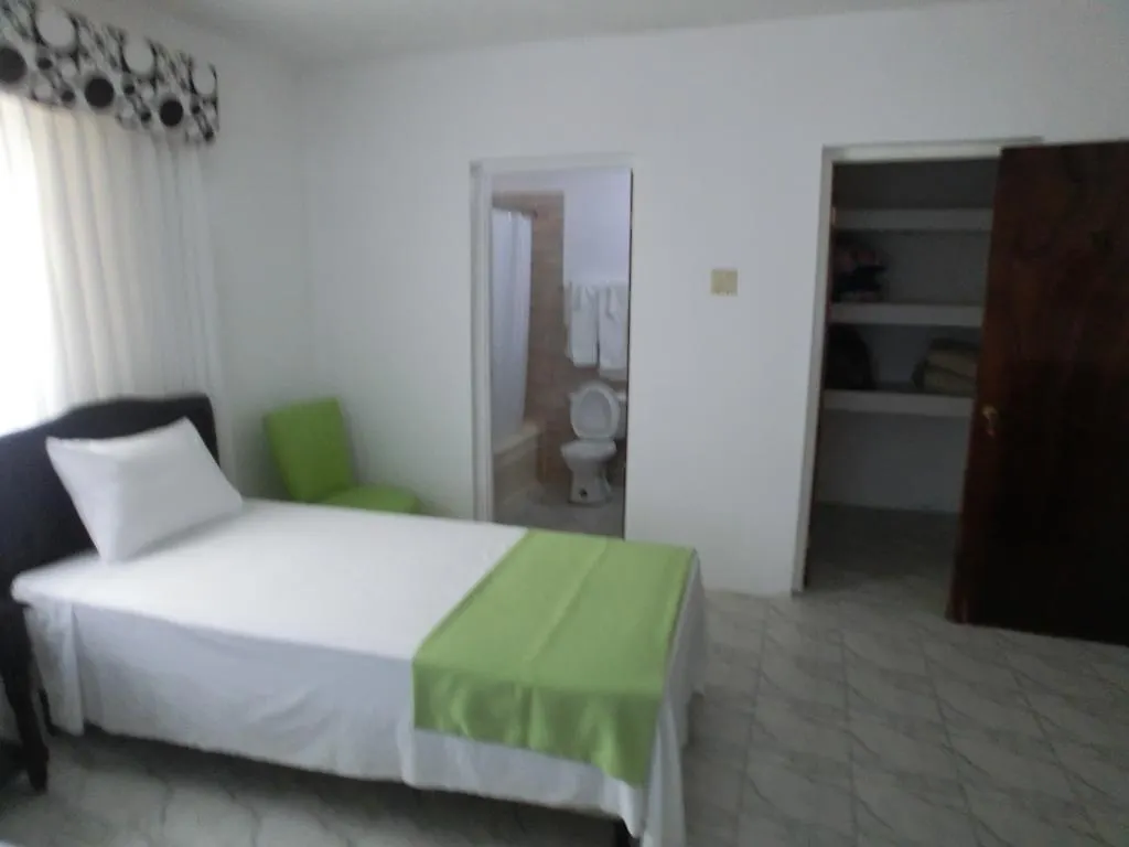 Kenwood Villa Suites 蒙特哥贝